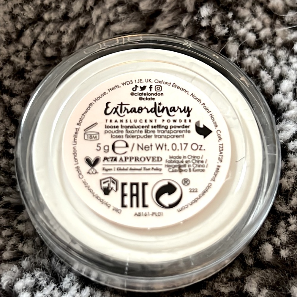 Ciate London Extraordinary Translucent Setting Powder - Picture 6 of 9